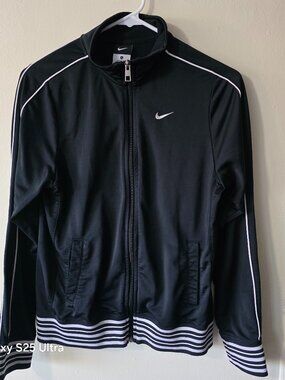 NIKE Girls Youth Black Track Retro Style Jacket Size XL Youth